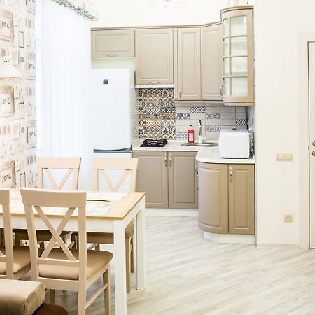 Leogrand Vip Apartments On Udatnogo 4 Lviv Dış mekan fotoğraf